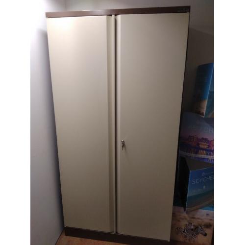 Large Bisley metal cupboard with runners for hanging files