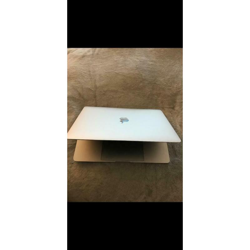 Almost brand new Mac Air 2019
