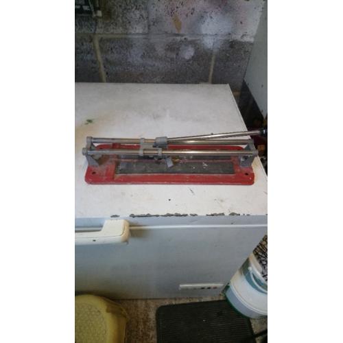 Small tile cutter