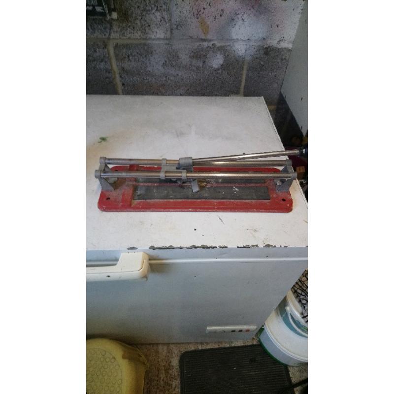 Small tile cutter
