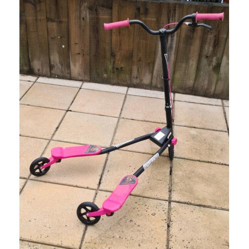 Smyths Sporter 2 Pink split scooter.