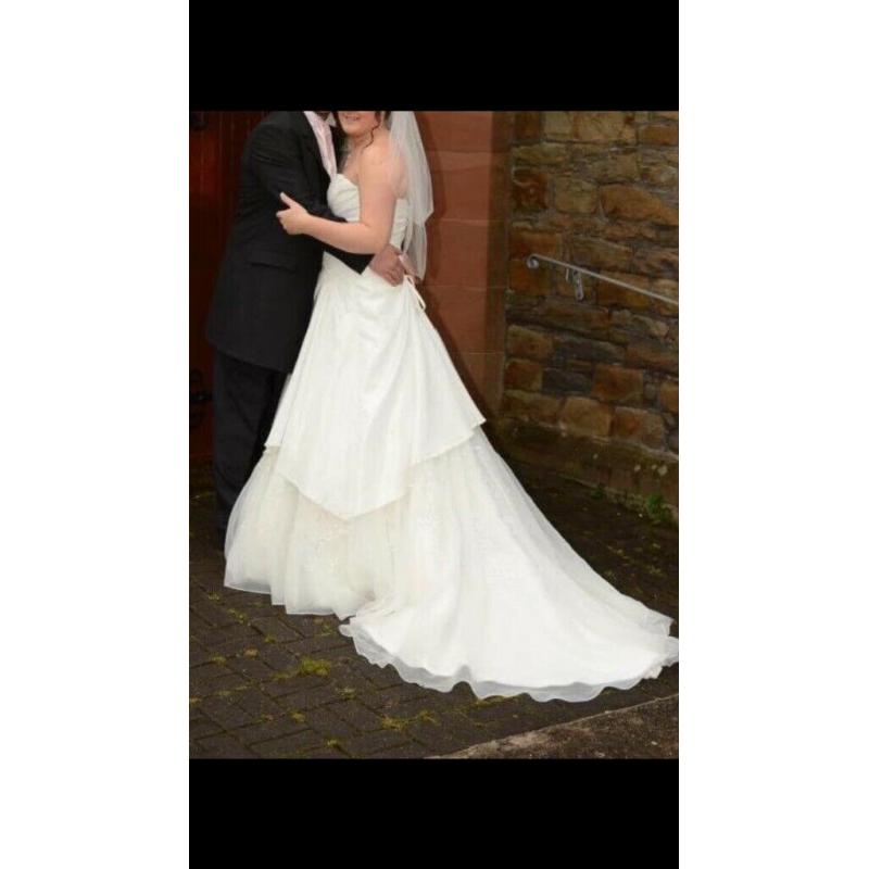 Wedding dress