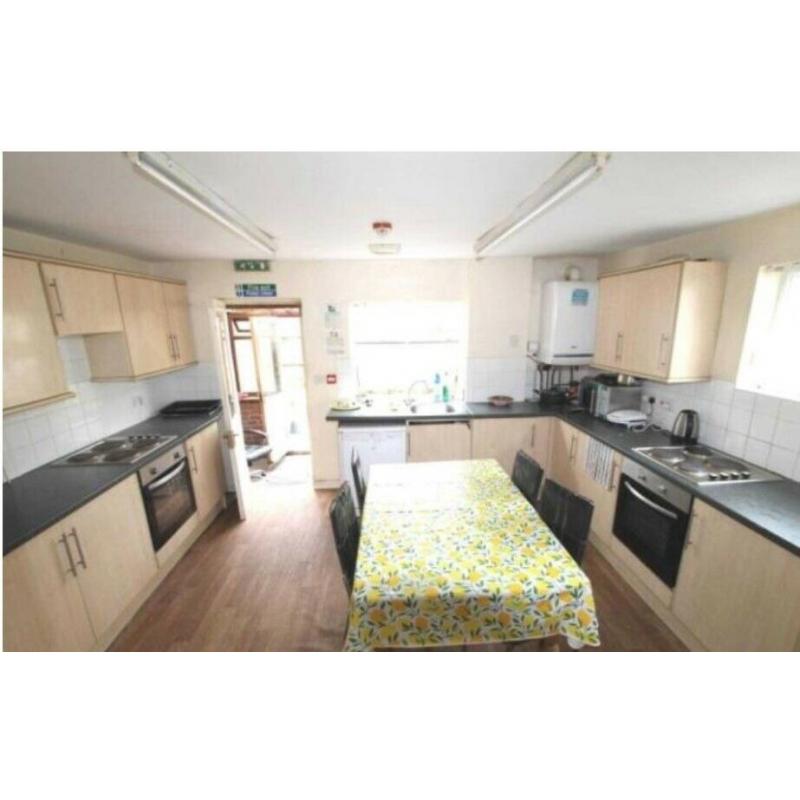 Lincoln - Readymade & Income Generating 9 Bed HMO - Click for more info