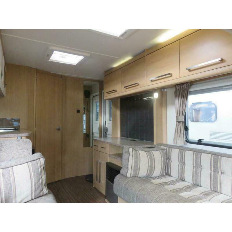2011 COMPASS VANTAGE 462 SPECIAL EDITION 2 BERTH CARAVAN WITH END WASHROOM.....