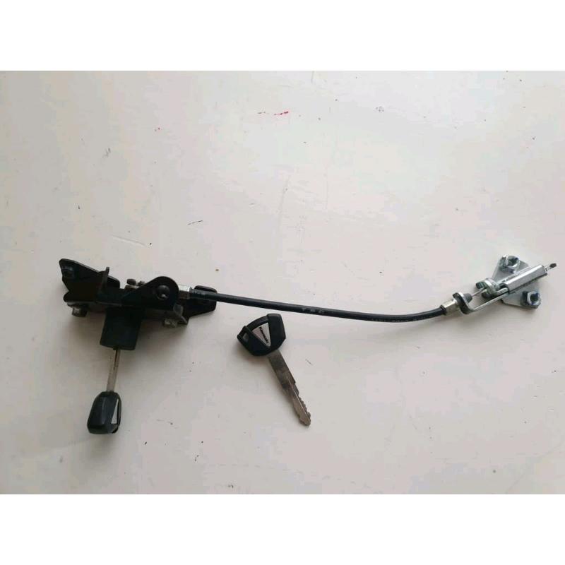 Kawasaki er6 rear pillion seat lock mechanism