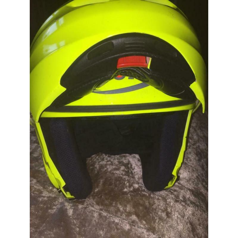 SUOMY FLIP FRONT HELMET SIZE M 57/58.