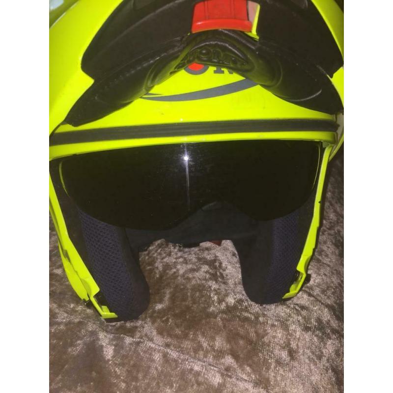 SUOMY FLIP FRONT HELMET SIZE M 57/58.
