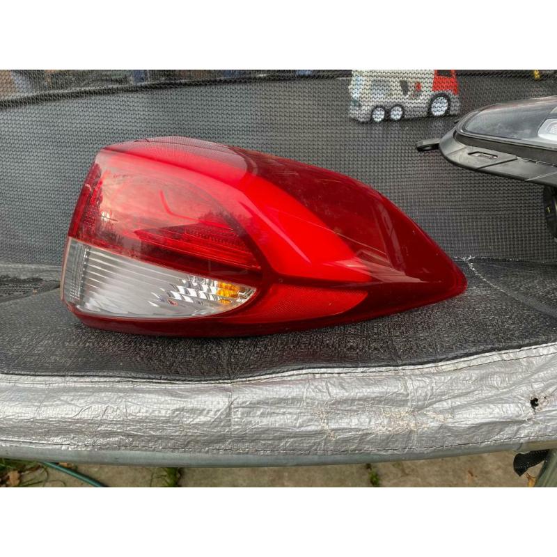 Hyundai Tucson front and rear lights