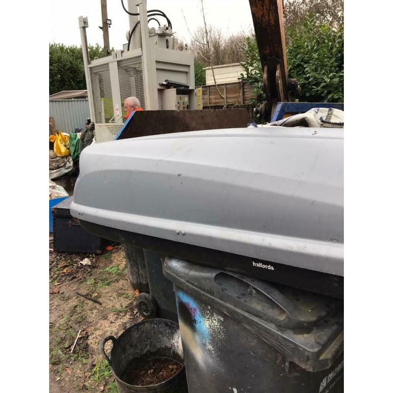 Extra large roof box - used