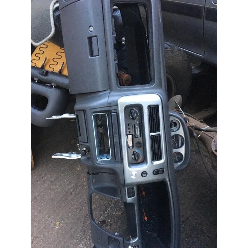 Mitsubishi L200 2 trucks breaking blue silver red silver 2 gearbox?s collection dewsbury