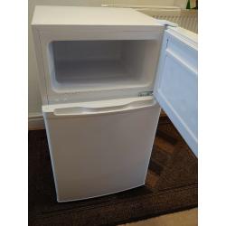 Currys ESSENTIALS CUC50W15 70/30 Fridge Freezer - White