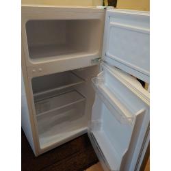 Currys ESSENTIALS CUC50W15 70/30 Fridge Freezer - White