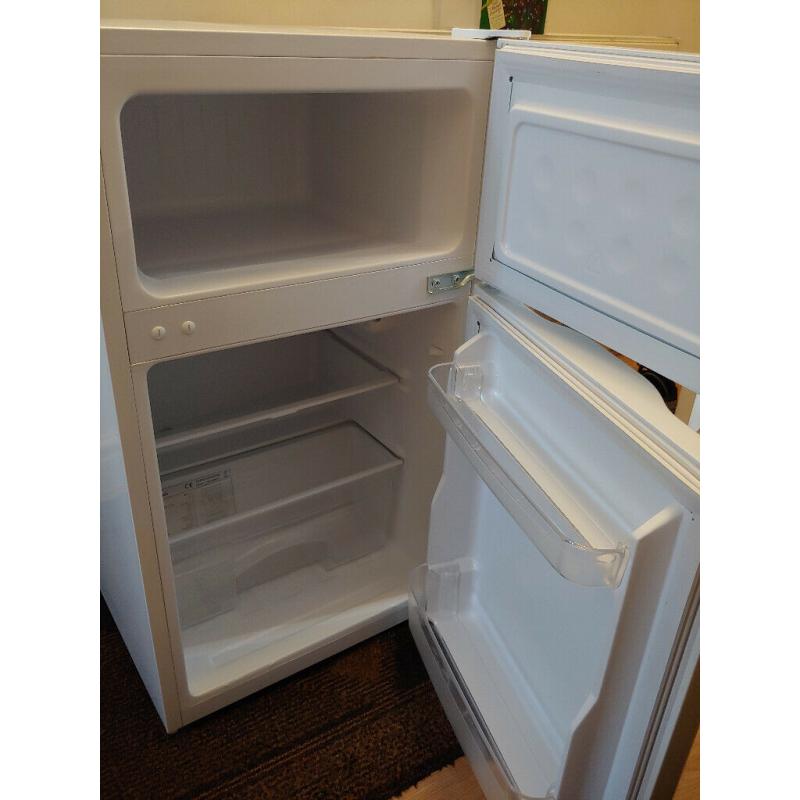 Currys ESSENTIALS CUC50W15 70/30 Fridge Freezer - White