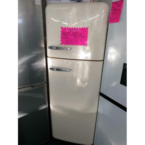 Cream smeg fridge freezer brand new