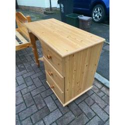 Dressing table