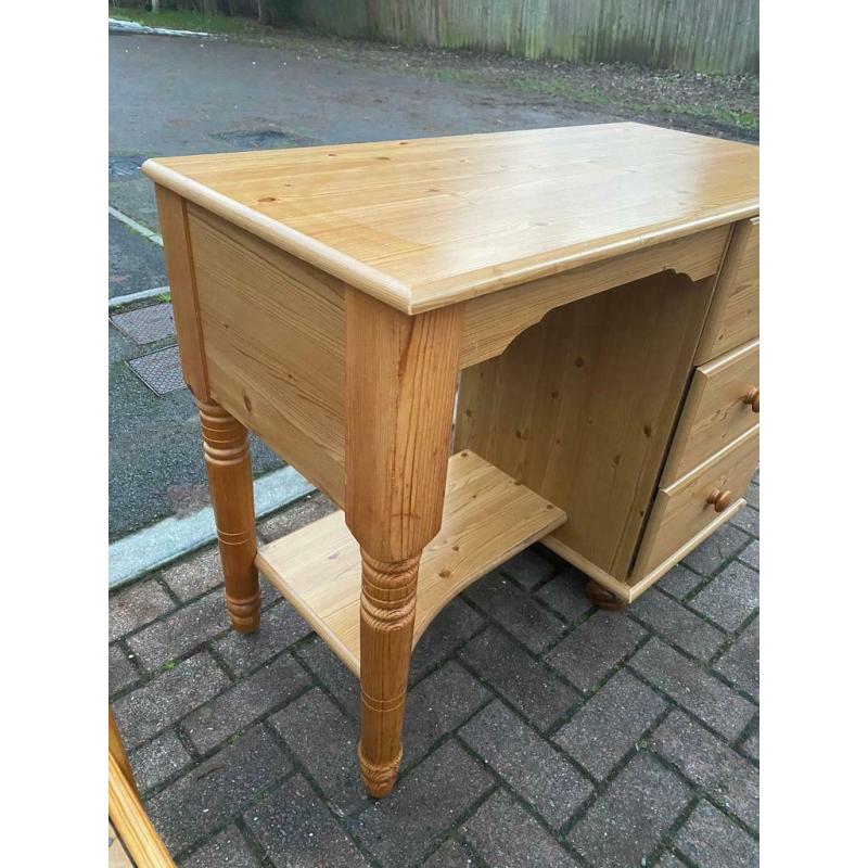 Dressing table