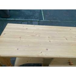 Dressing table
