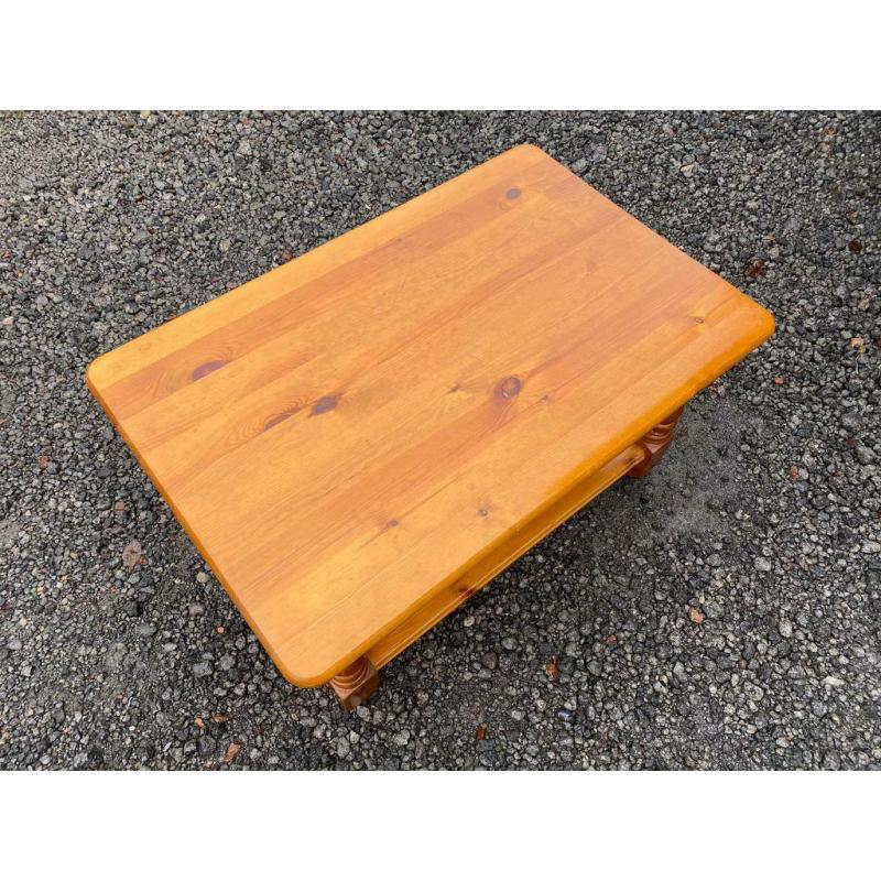 Pine coffee table