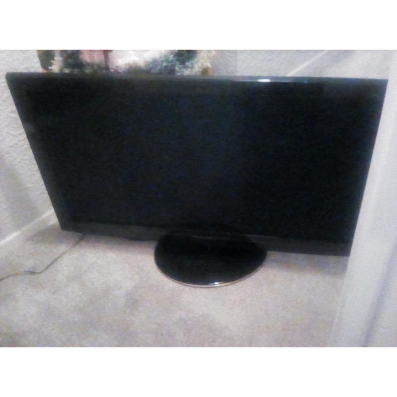 TV 42 INCH PANASONIC 3D plus viera comes with remote ever think work