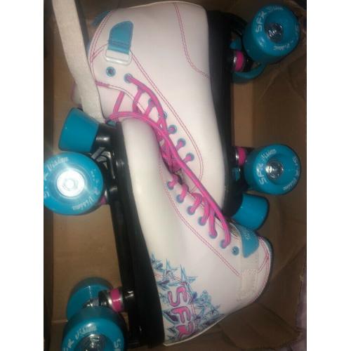 New Roller Skates Size 4