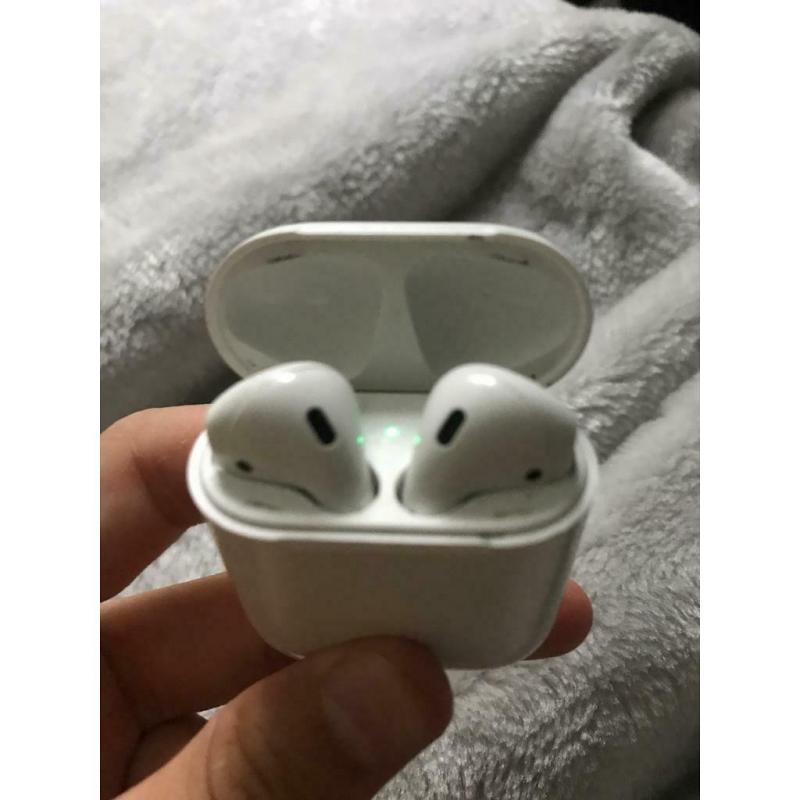 Apple AirPods generation 1