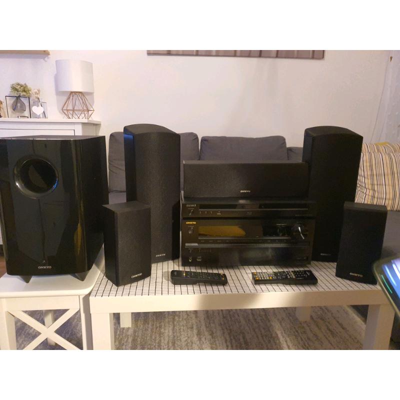 Onkyo HT-R693