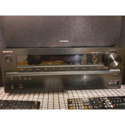 Onkyo HT-R693