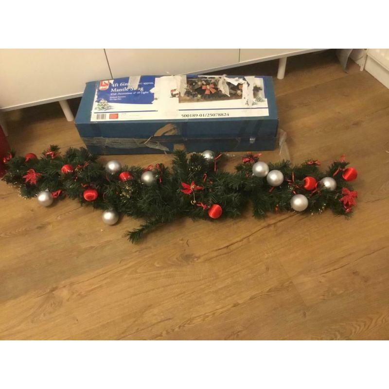 Christmas mantle or dining table swag