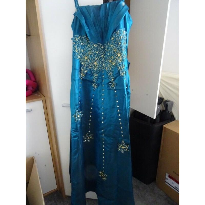 lovely bridesmaid/prom dress -size 14