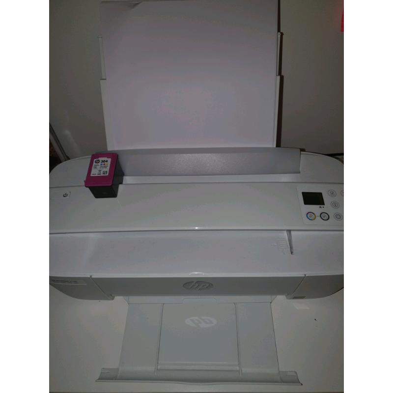 Hewlett Packard wireless printer as new, with 2 brand new cartridges