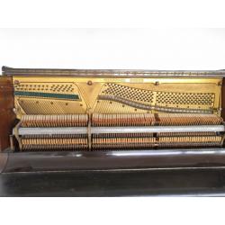 Piano, fully functioning (open to offers)