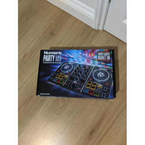 Numark party mix dj controller with headphones