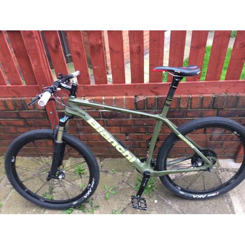 Bianchi Methanol 27.3 SL(650b) Carbon Fibre mountain bike.