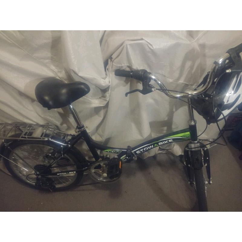 Stowabike foldable city bike and helmet - used once