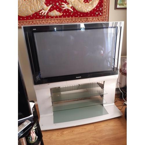PANASONIC TV WITH INTEGRAL STAND