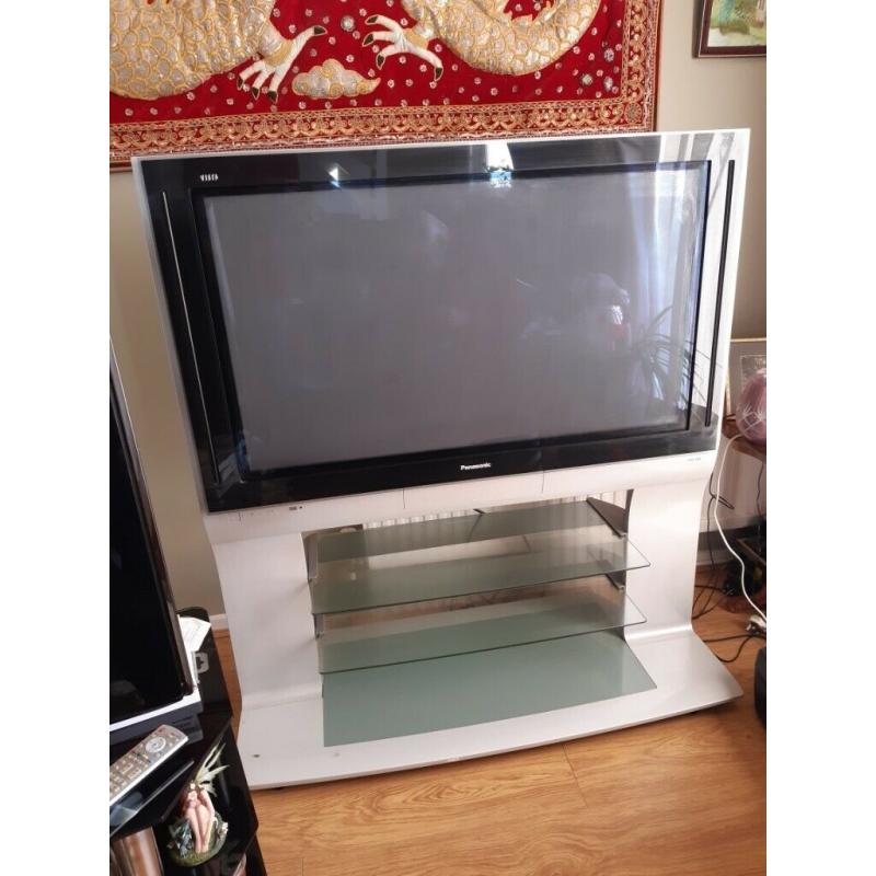 PANASONIC TV WITH INTEGRAL STAND