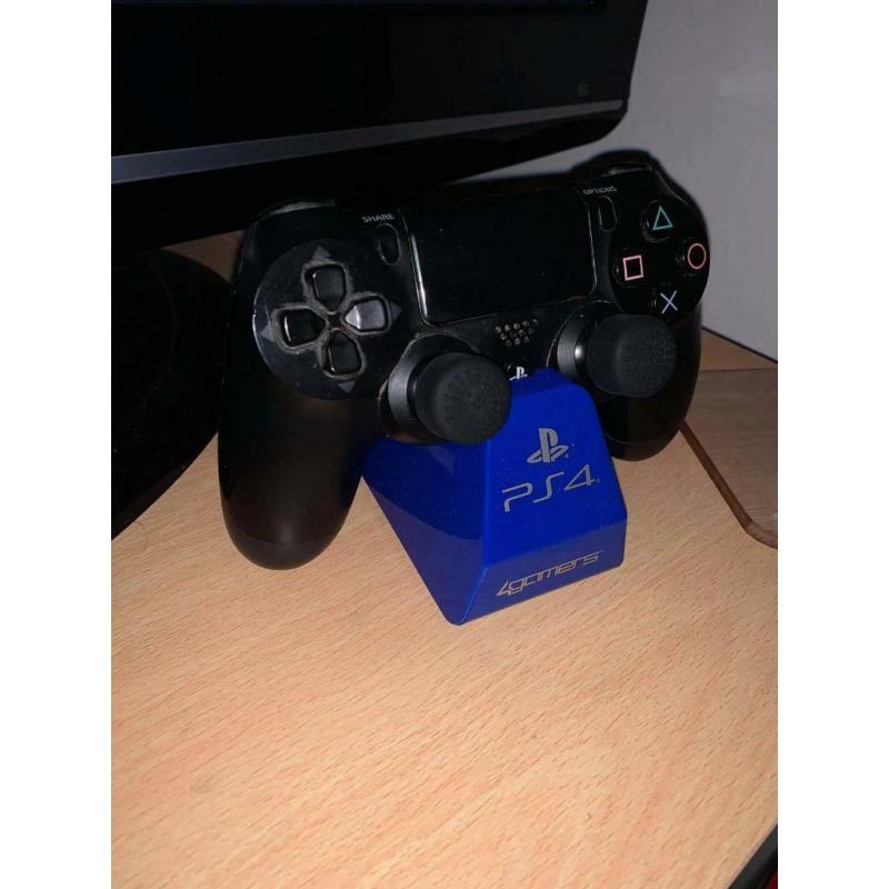 PS4 with 14 games