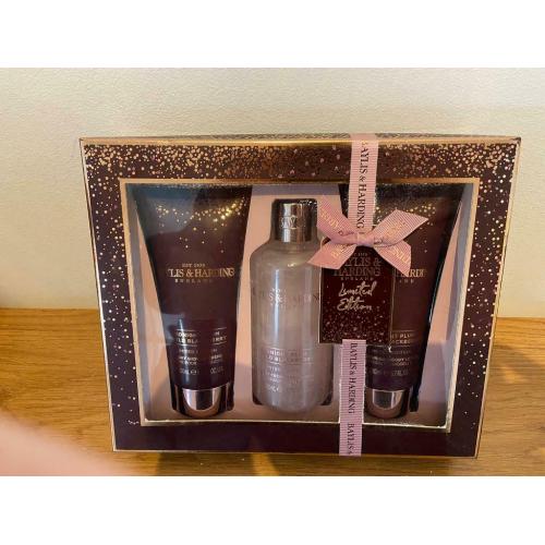 Brand New Baylis and Harding Gift set Christmas gift ?5