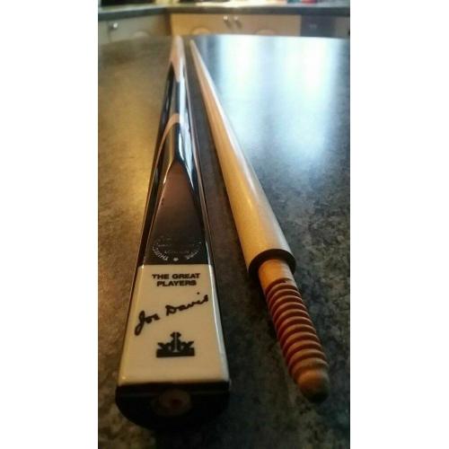 JOE DAVIS CUE (THE GREAT PLAYERS) 2 PIECE OLD CUE ?300