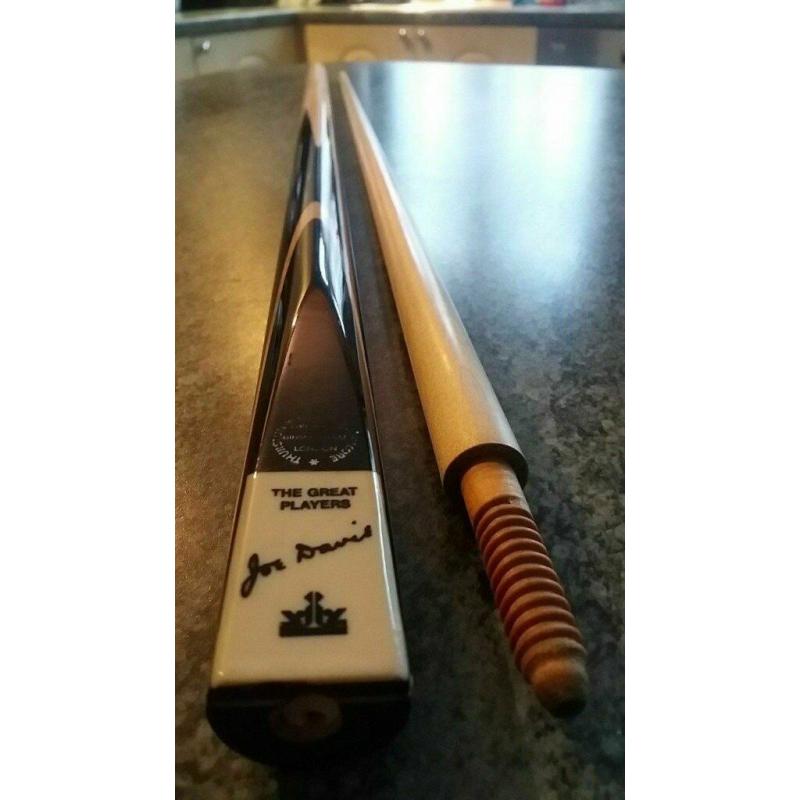 JOE DAVIS CUE (THE GREAT PLAYERS) 2 PIECE OLD CUE ?300