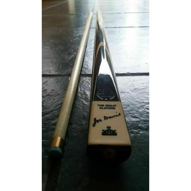 JOE DAVIS CUE (THE GREAT PLAYERS) 2 PIECE OLD CUE ?300