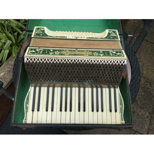 Hohner Verdi I piano accordian