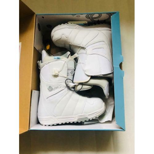 SNOWBOARDING BOOTS BURTON