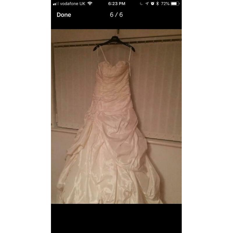 Ivory wedding dress
