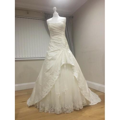 IMMACULATE CONDITION dizzie lizzie couture wedding dress Size 8 10 12 ONE OF A KIND