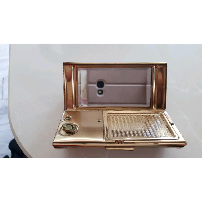 Kigu vintage gold musical powder case with mirror