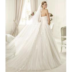 Pronovias Alcanar Tulle and Lace Princess Wedding Dress, Size 6-8
