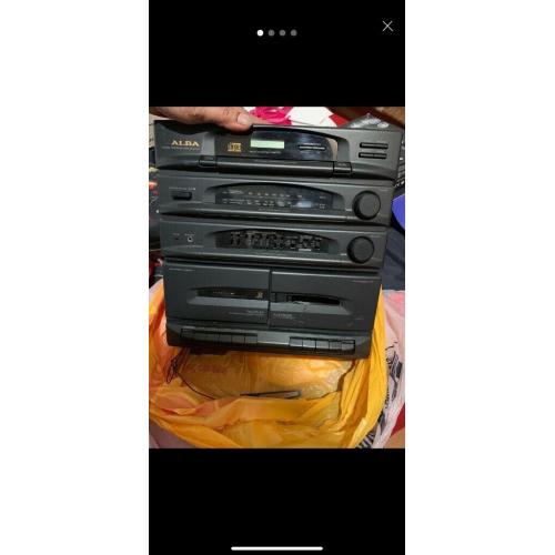 HiFi sound system with speakers