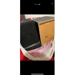 HiFi sound system with speakers