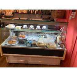 Fridge counter Curved glass front